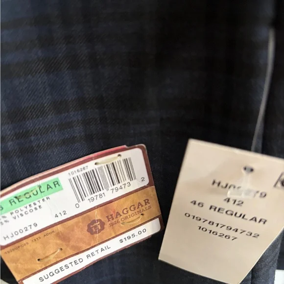 New with Tags Haggar Men's Navy and Grey plaid  Blazer size 46R. Poly Viscose - Picture 7 of 8